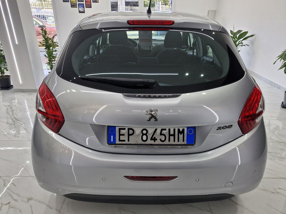PEUGEOT 208 1.4 HDi 68CV ALLURE