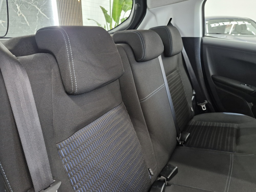 PEUGEOT 208 1.4 HDi 68CV ALLURE