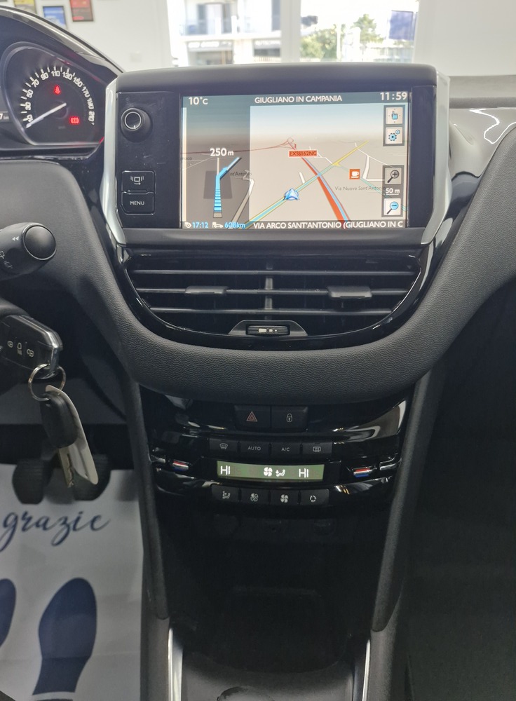 PEUGEOT 208 1.4 HDi 68CV ALLURE