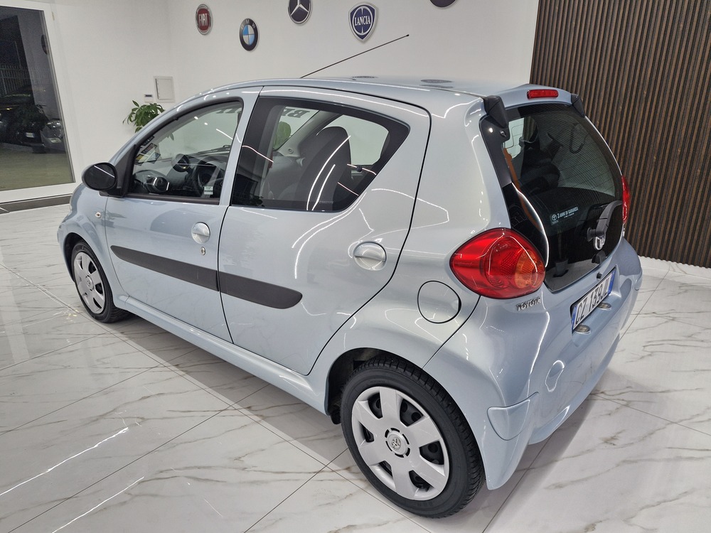 TOYOTA AYGO 1.0 BENZINA CAMBIO AUTOMATICO 62000KM